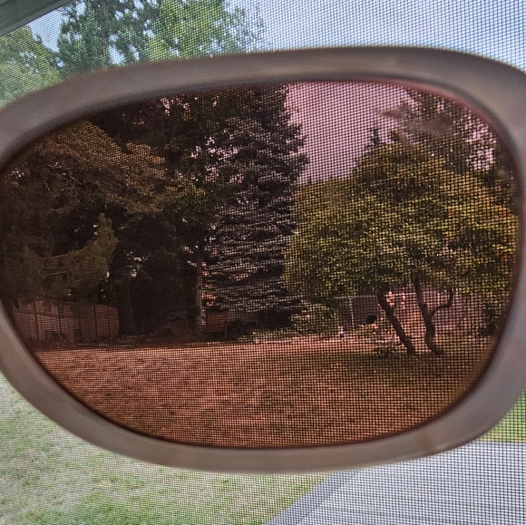 Maui Jim Rainbow Falls Polorized sunglasses with case. - Picture 7 of 16